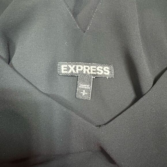 Express black top size small petite‎ - Picture 2 of 4